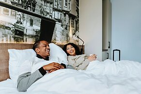 Rotterdam Teleport Hotel
