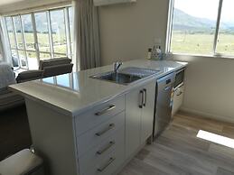 Manuka Retreat
