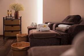 Golden Town Hotel
