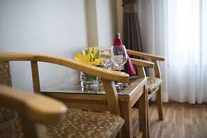 Golden Town Hotel