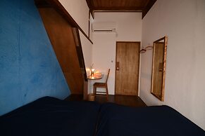 Taketa station hostel cue