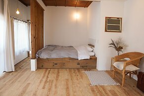 Taketa station hostel cue