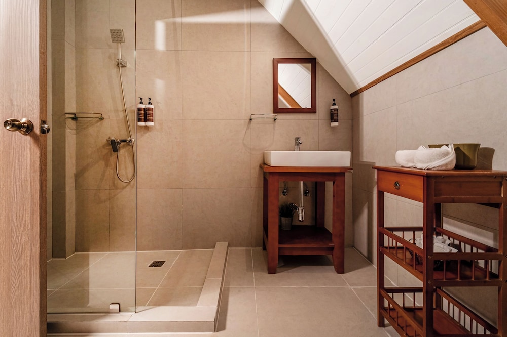 Issara Boutique Winery Hotel