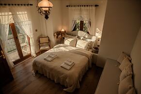 Cunda Vrodi By House