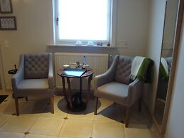 B&B Laurus