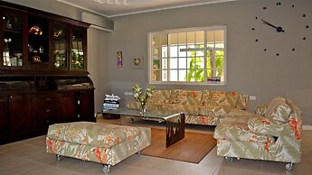 Parrot Villa