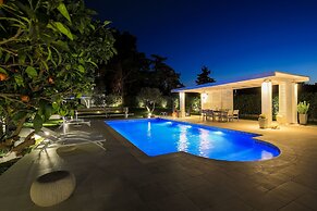 Antigone Estate