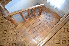Serik & Geora Guesthouse