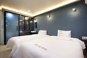 Kanu Hotel