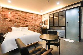 Kanu Hotel
