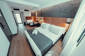 Hotel Transit