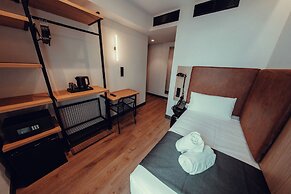 Hotel Transit