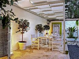 128A Hotel