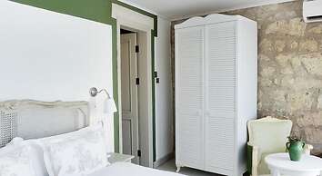 128A Hotel