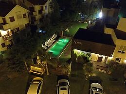 Ayres Village Apart