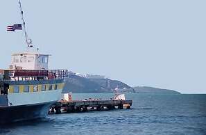 East Island Waterfront Suites