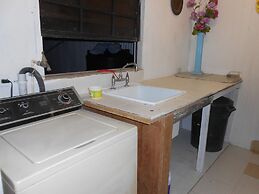 JO J'S Hostel