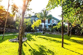 Edgewater Dive & Spa Resort