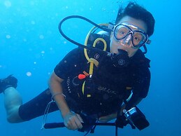 Edgewater Dive & Spa Resort