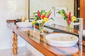 Edgewater Dive & Spa Resort