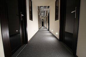 VeryHotel
