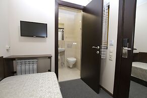 VeryHotel
