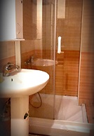VeryHotel