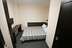 VeryHotel