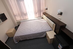 VeryHotel