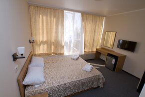 VeryHotel