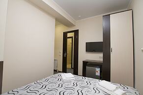 VeryHotel