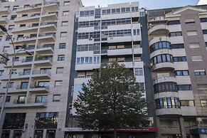 Portuguese Living Columbano Executive