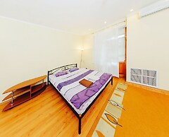 Hotrent Baseina Street Area