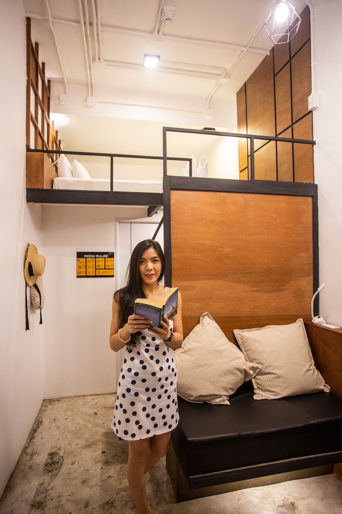 Book a Bed Poshtel - Hostel