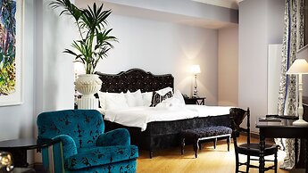 Dorsia Hotel & Restaurant