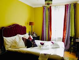 Dorsia Hotel & Restaurant
