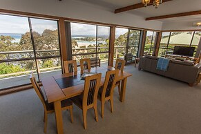 'Cliff 64' Cliff Top Home