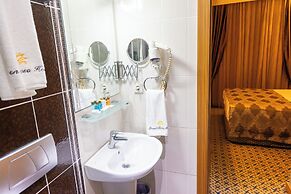 Grand Rosa Hotel
