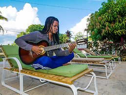 Drift Inn Cayo