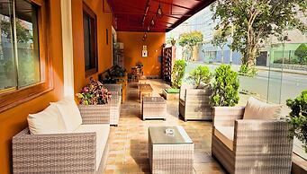 Hotel Tinkus Inn