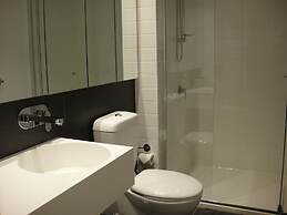 Southern Cross CBD Apartment