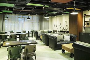 Green World Triplebeds Hotel