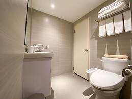 Green World Triplebeds Hotel