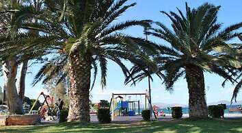 Thomas Beach Hotel