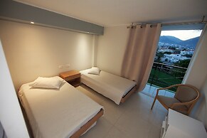 Thomas Beach Hotel