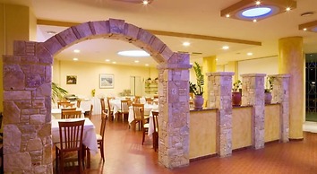 Thomas Beach Hotel