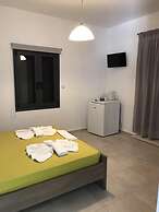 Paralia Rooms