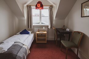 Hotel Framtíð