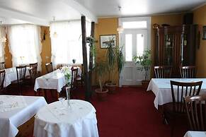 Hotel Framtíð