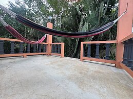 Lower Dover Jungle Lodge & Maya Ruins - Hostel